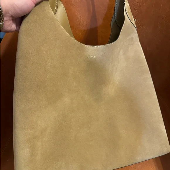 Coach Brooklyn 39 in suede sand and brass - Picture 2 of 12